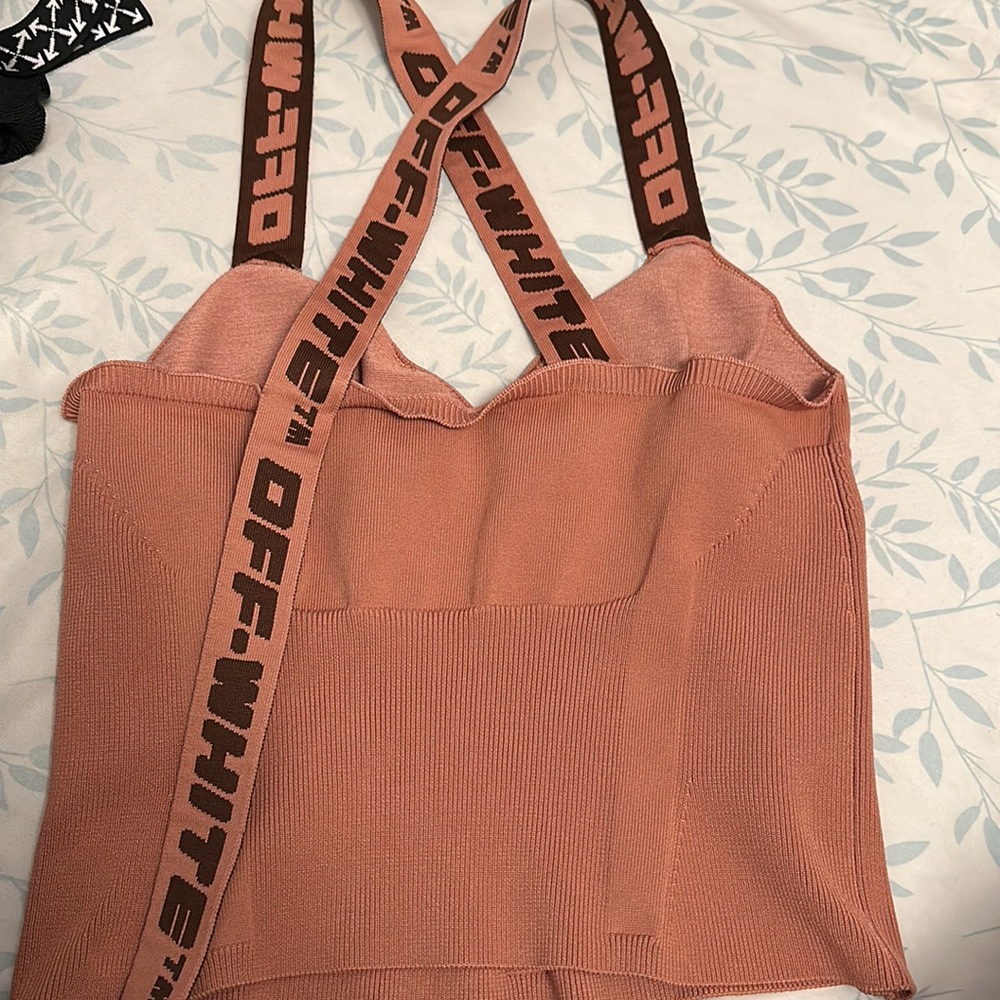 Off-White Top. - Picture 3 of 9
